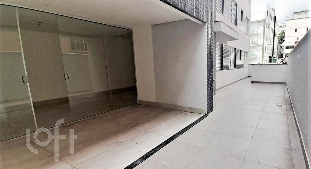 Apartamento à venda com 3 quartos, 30m² - Foto 2