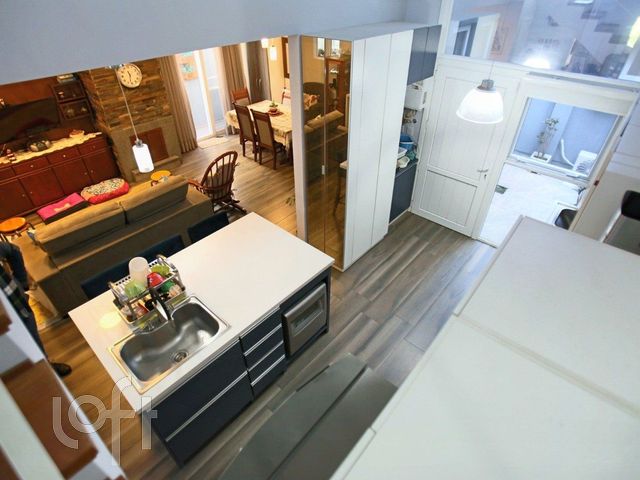Casa com 233m², 3 dormitórios, 1 suíte, 2 vagas, Santana em Porto Alegre