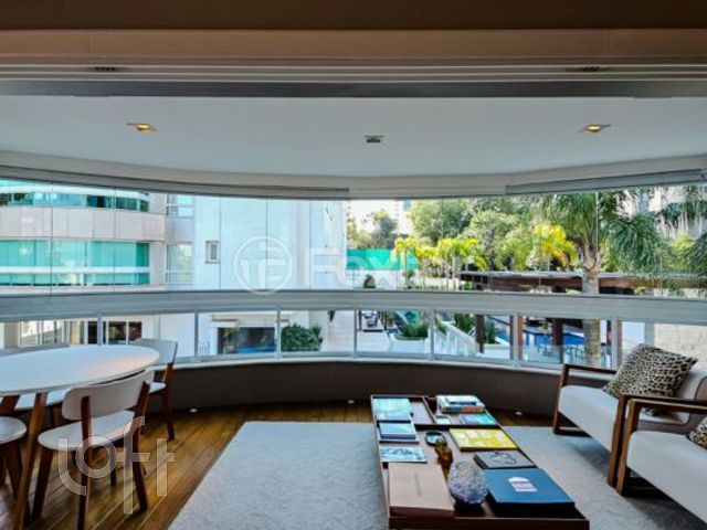 Apartamento com 201m², 3 dormitórios, 3 suítes, 3 vagas, Rio Branco em Porto Alegre