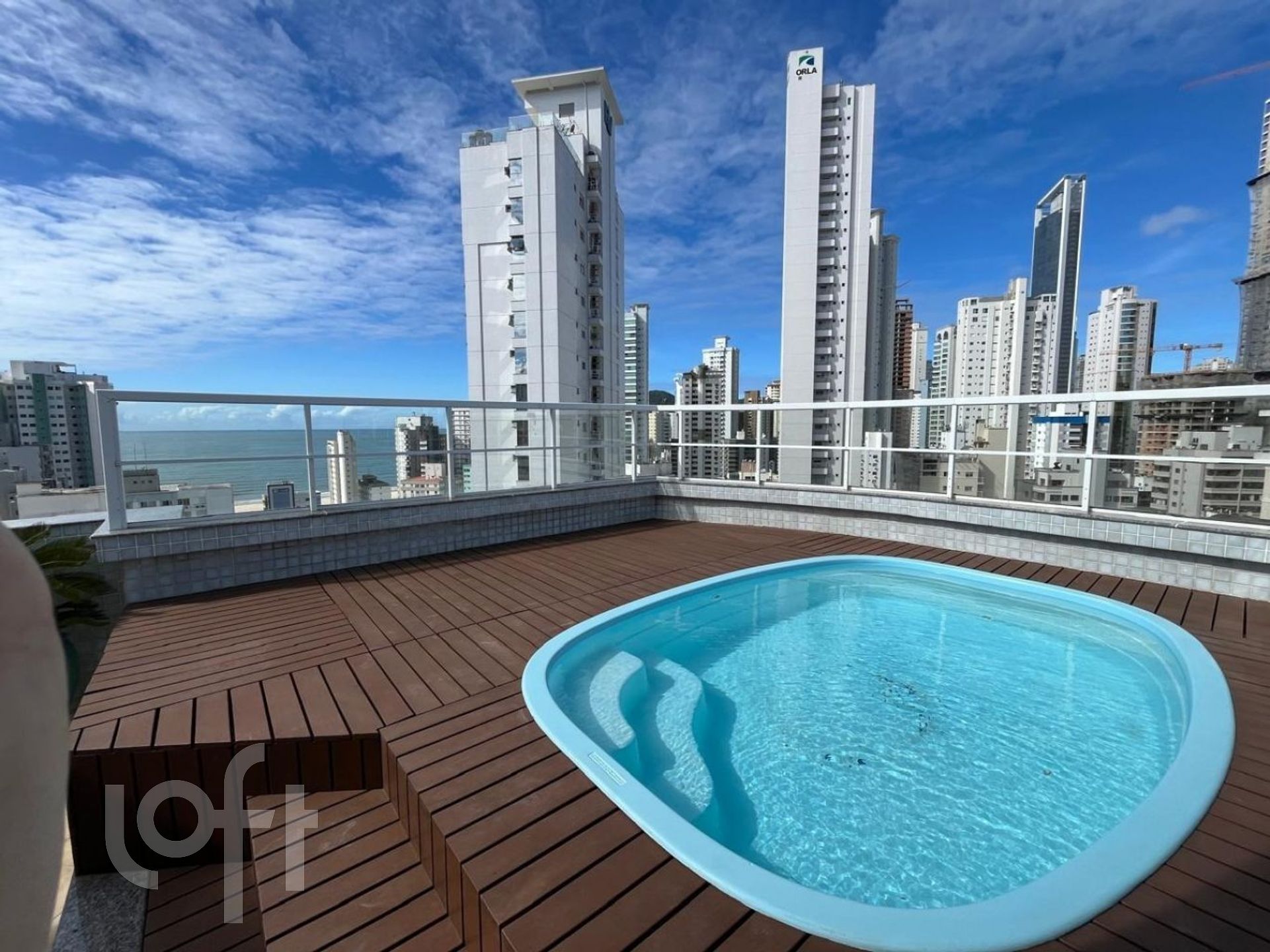 Apartamentos com 200m², 4 quartos, 2 suítes, 4 garagens, no bairro Centro em Balneário Camboriú