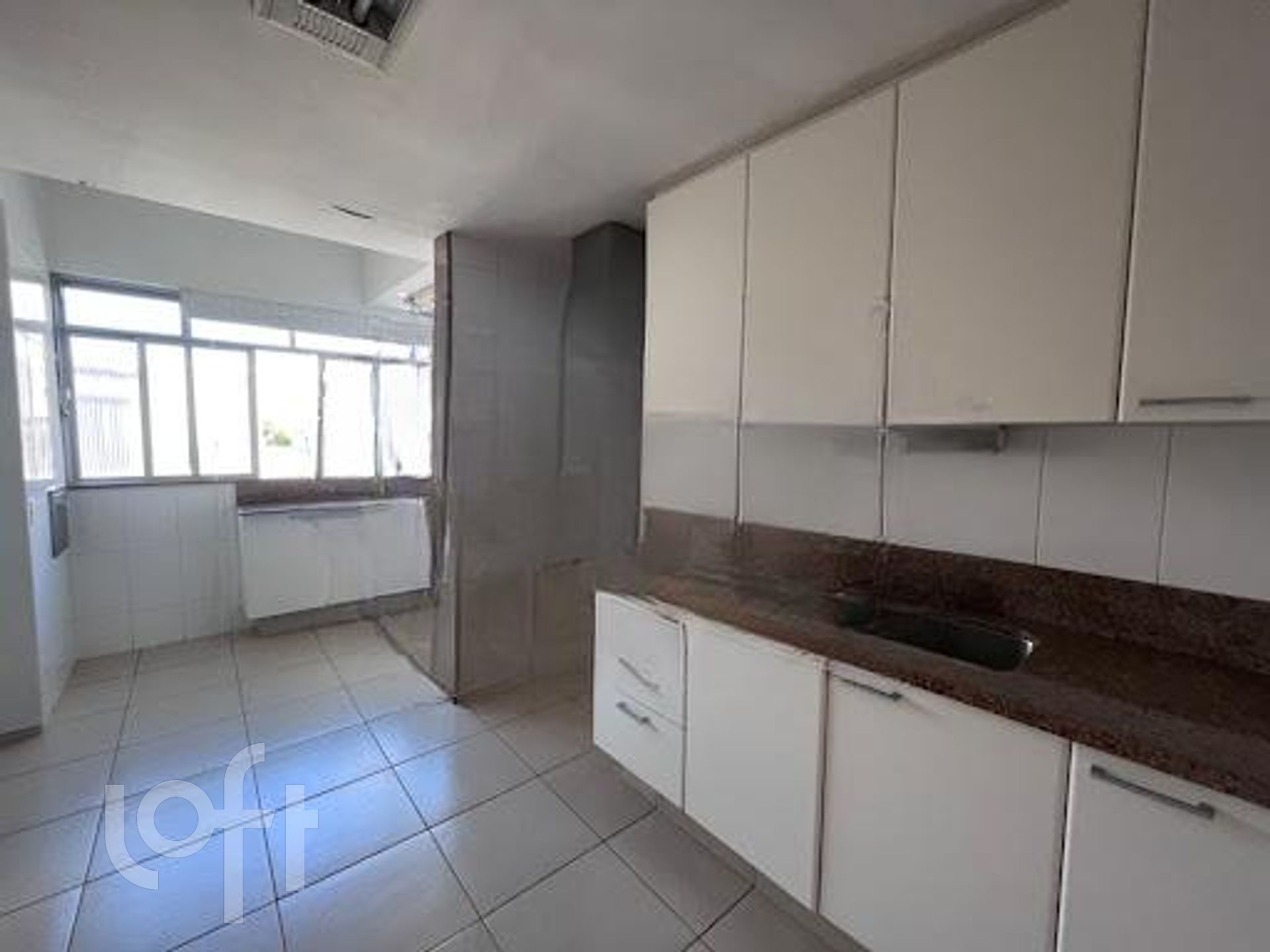 Apartamento à venda com 3 quartos, 160m² - Foto 3