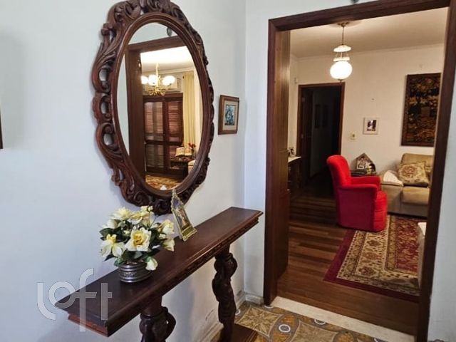 Casa com 268m², 3 dormitórios, 1 suíte, 2 vagas, Vila Ipiranga em Porto Alegre