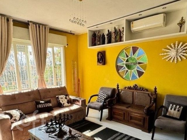 Casa com 300m², 3 dormitórios, 4 vagas, Vila Ipiranga em Porto Alegre