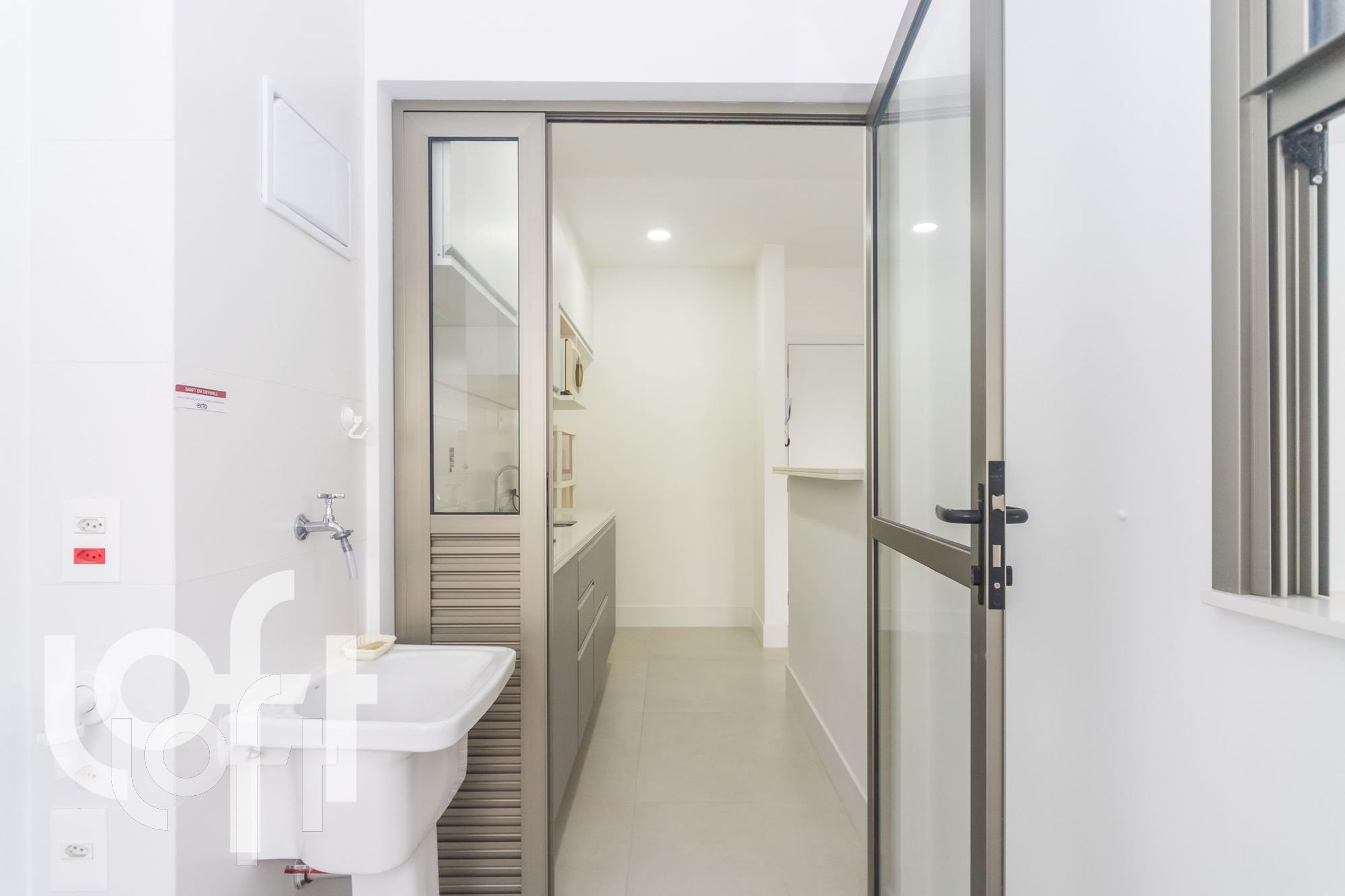 Apartamento à venda com 2 quartos, 68m² - Foto 19