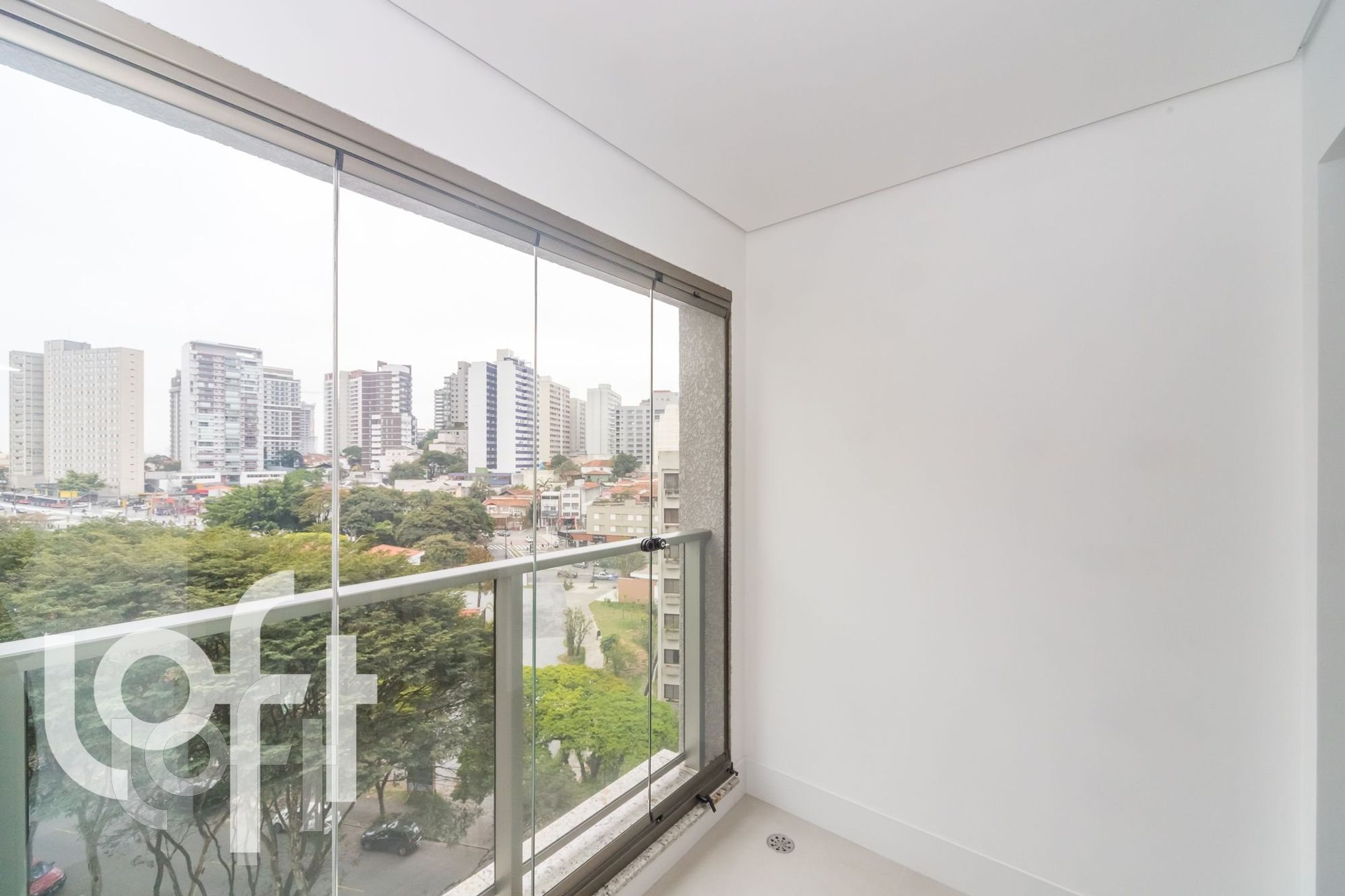 Apartamento à venda com 2 quartos, 68m² - Foto 4