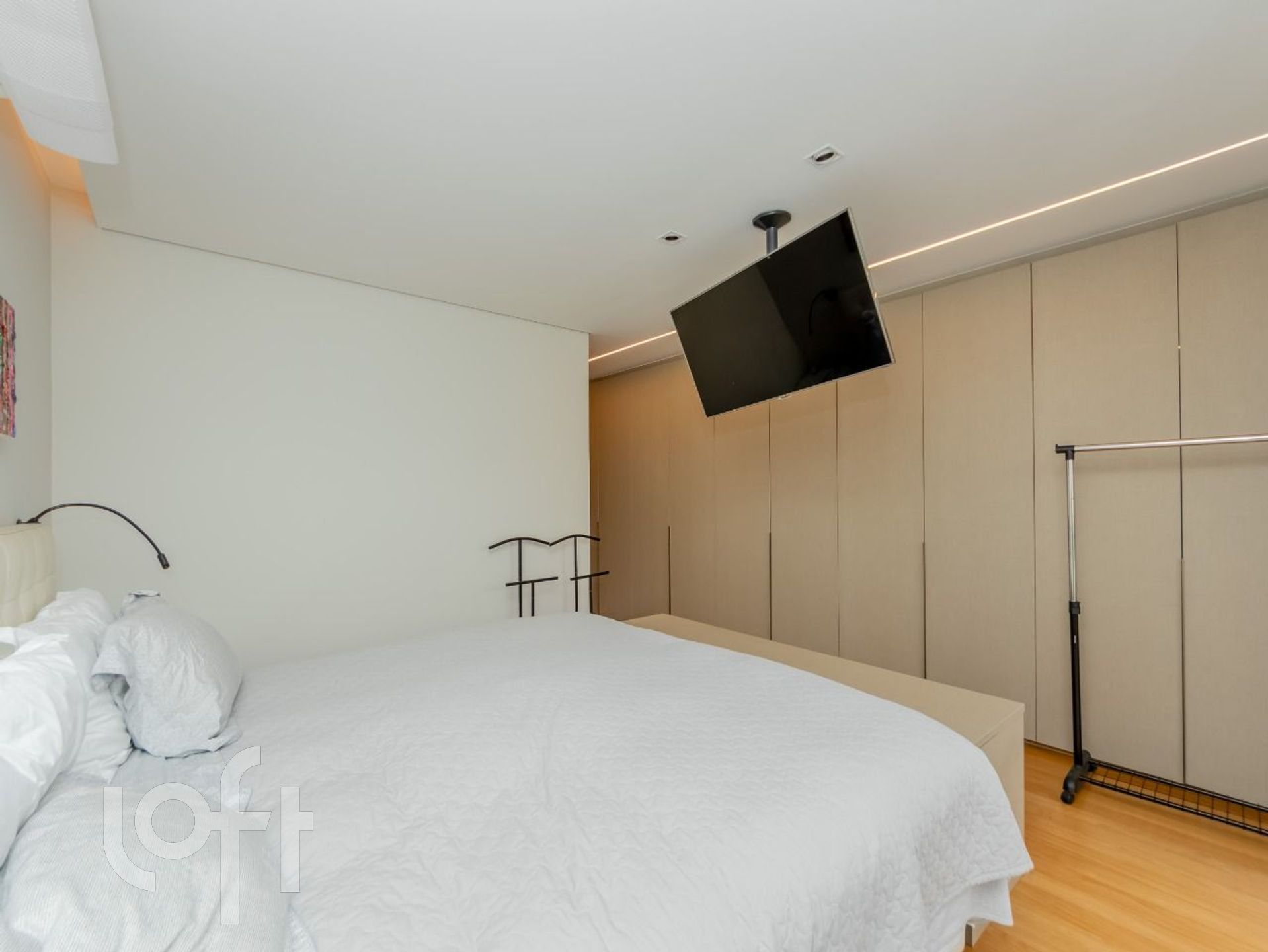 Apartamento à venda com 1 quarto, 160m² - Foto 18