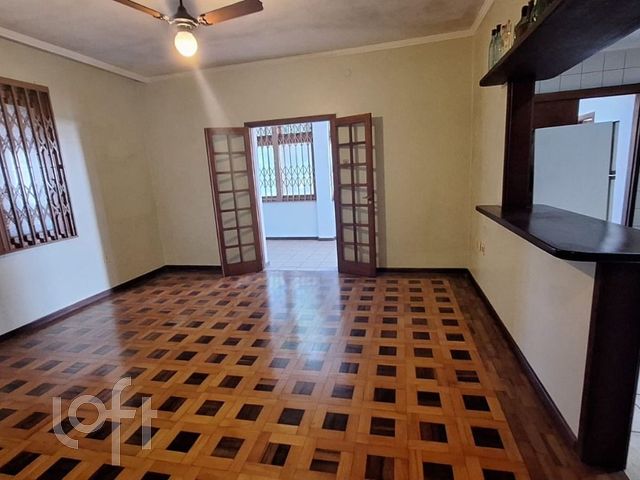 Casa com 239m², 3 dormitórios, 1 suíte, Petrópolis em Porto Alegre