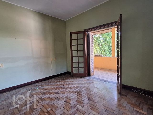 Casa com 239m², 3 dormitórios, 1 suíte, Petrópolis em Porto Alegre