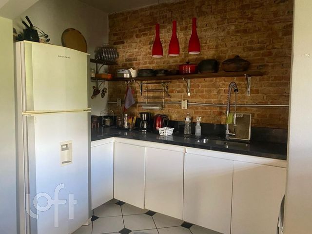 Apartamento com 77m², 2 dormitórios, Auxiliadora em Porto Alegre