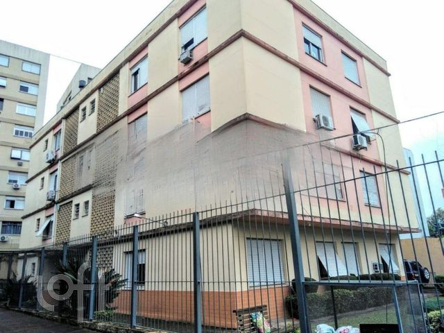 Apartamento com 77m², 2 dormitórios, Auxiliadora em Porto Alegre
