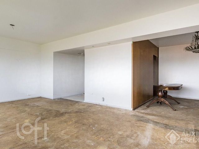 Apartamento com 110m², 3 dormitórios, 1 suíte, 1 vaga, Petrópolis em Porto Alegre