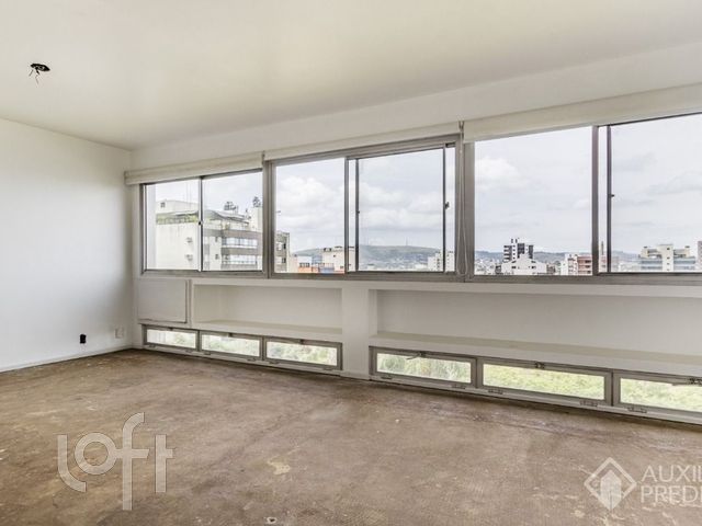 Apartamento com 110m², 3 dormitórios, 1 suíte, 1 vaga, Petrópolis em Porto Alegre