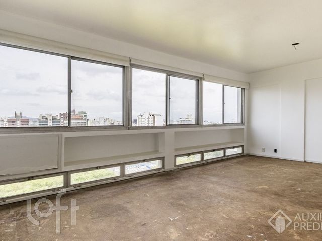 Apartamento com 110m², 3 dormitórios, 1 suíte, 1 vaga, Petrópolis em Porto Alegre