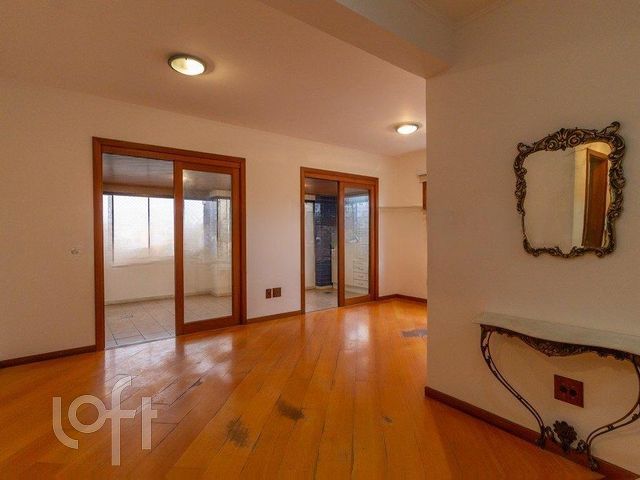 Apartamento com 116m², 3 dormitórios, 1 suíte, 2 vagas, Menino Deus em Porto Alegre