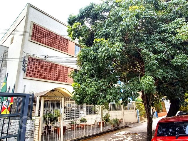 Apartamento com 90m², 3 dormitórios, 1 vaga, Menino Deus em Porto Alegre