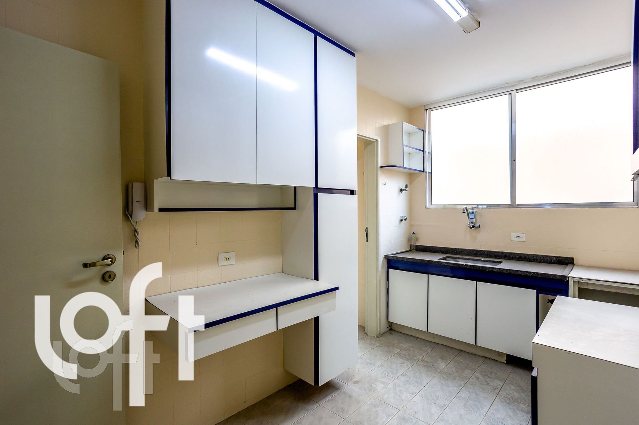 Apartamento à venda com 2 quartos, 75m² - Foto 13