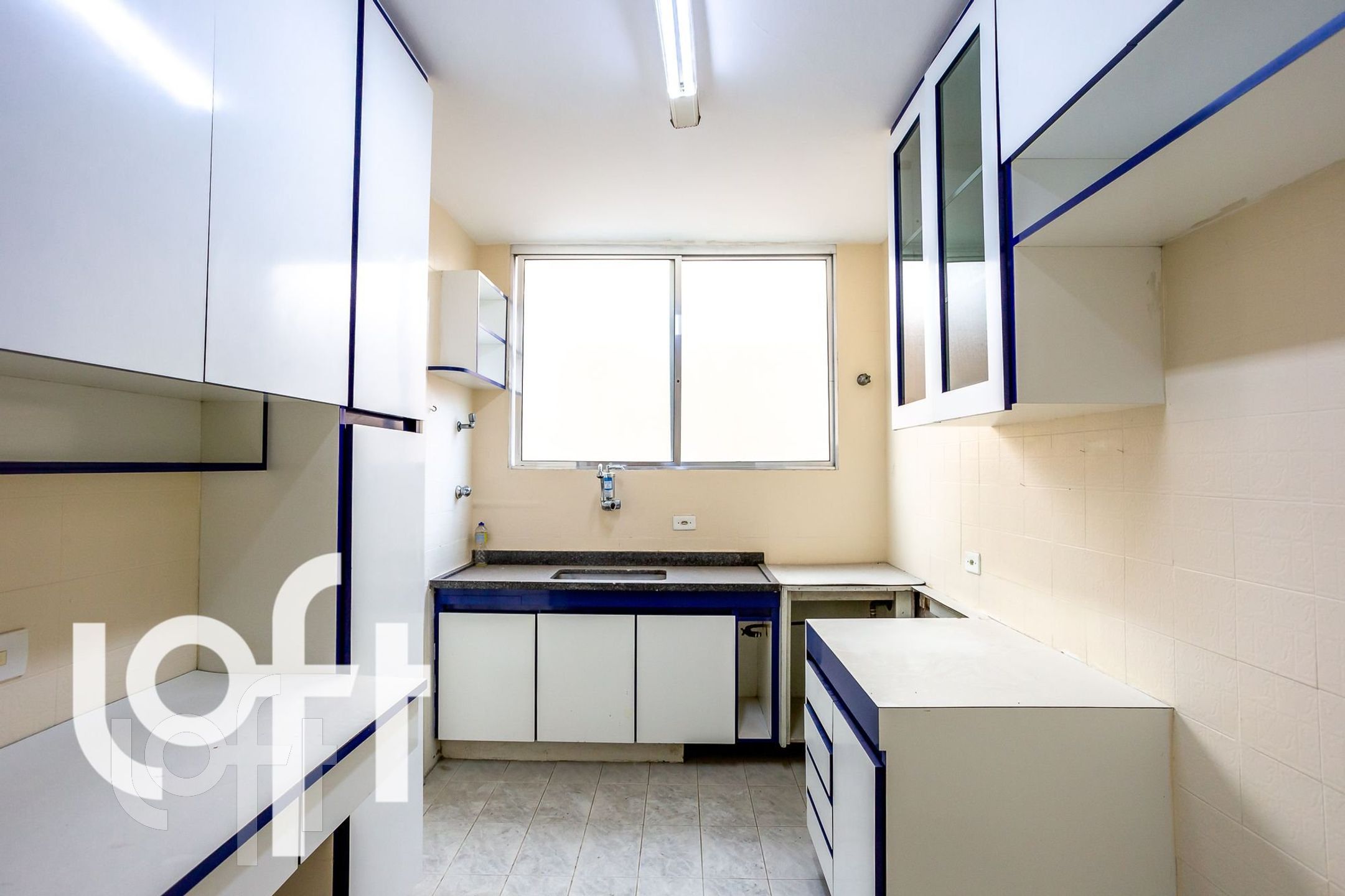 Apartamento à venda com 2 quartos, 75m² - Foto 12