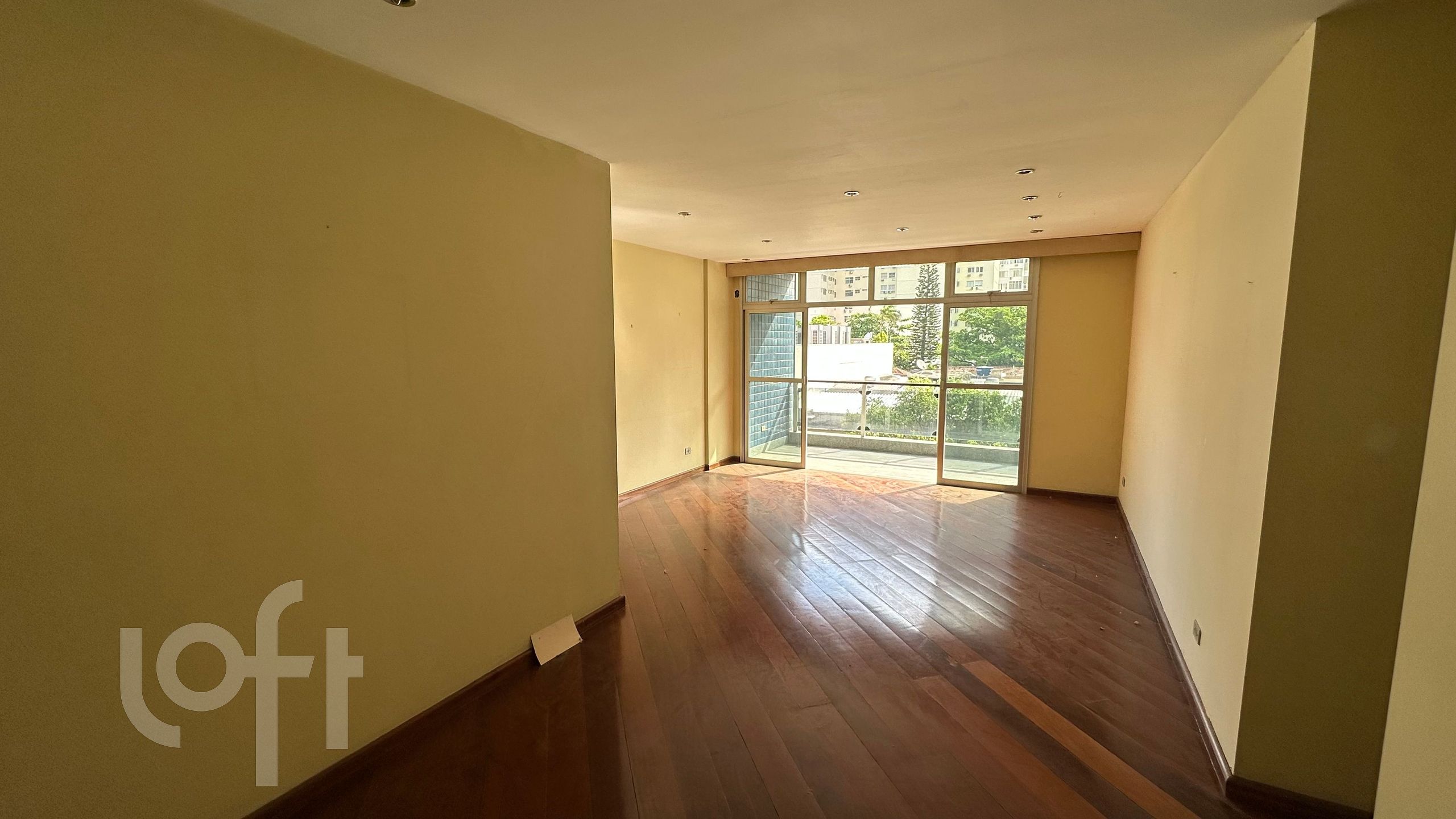 Apartamento à venda em Copacabana com 106 m², 3 quartos, 2 vagas