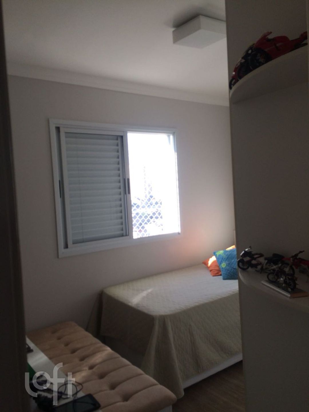 Apartamento à venda com 2 quartos, 70m² - Foto 2