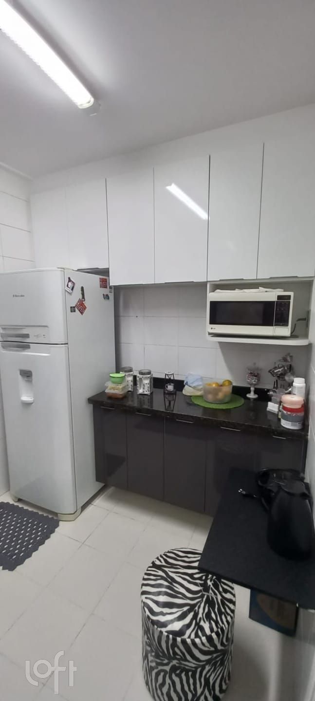 Apartamento à venda com 3 quartos, 81m² - Foto 7