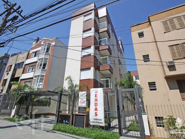 Apartamento com 67m², 2 dormitórios, 1 suíte, 2 vagas, Higienópolis em Porto Alegre