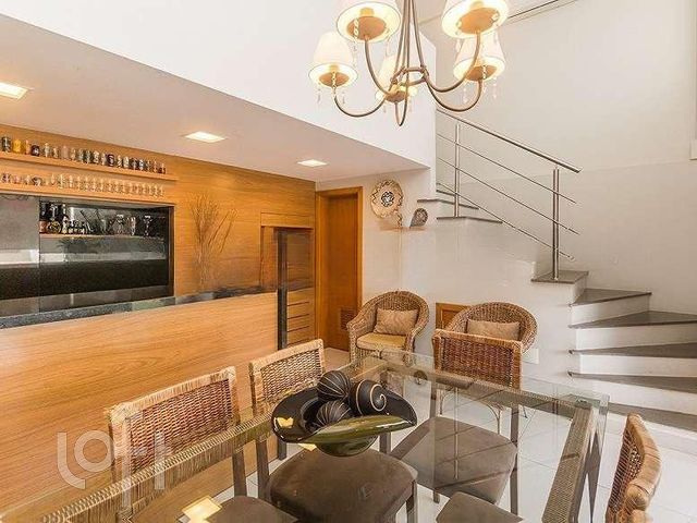 Casa com 248m², 3 dormitórios, 3 suítes, 3 vagas, Chácara das Pedras em Porto Alegre