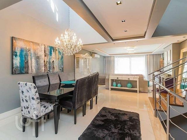 Casa com 248m², 3 dormitórios, 3 suítes, 3 vagas, Chácara das Pedras em Porto Alegre