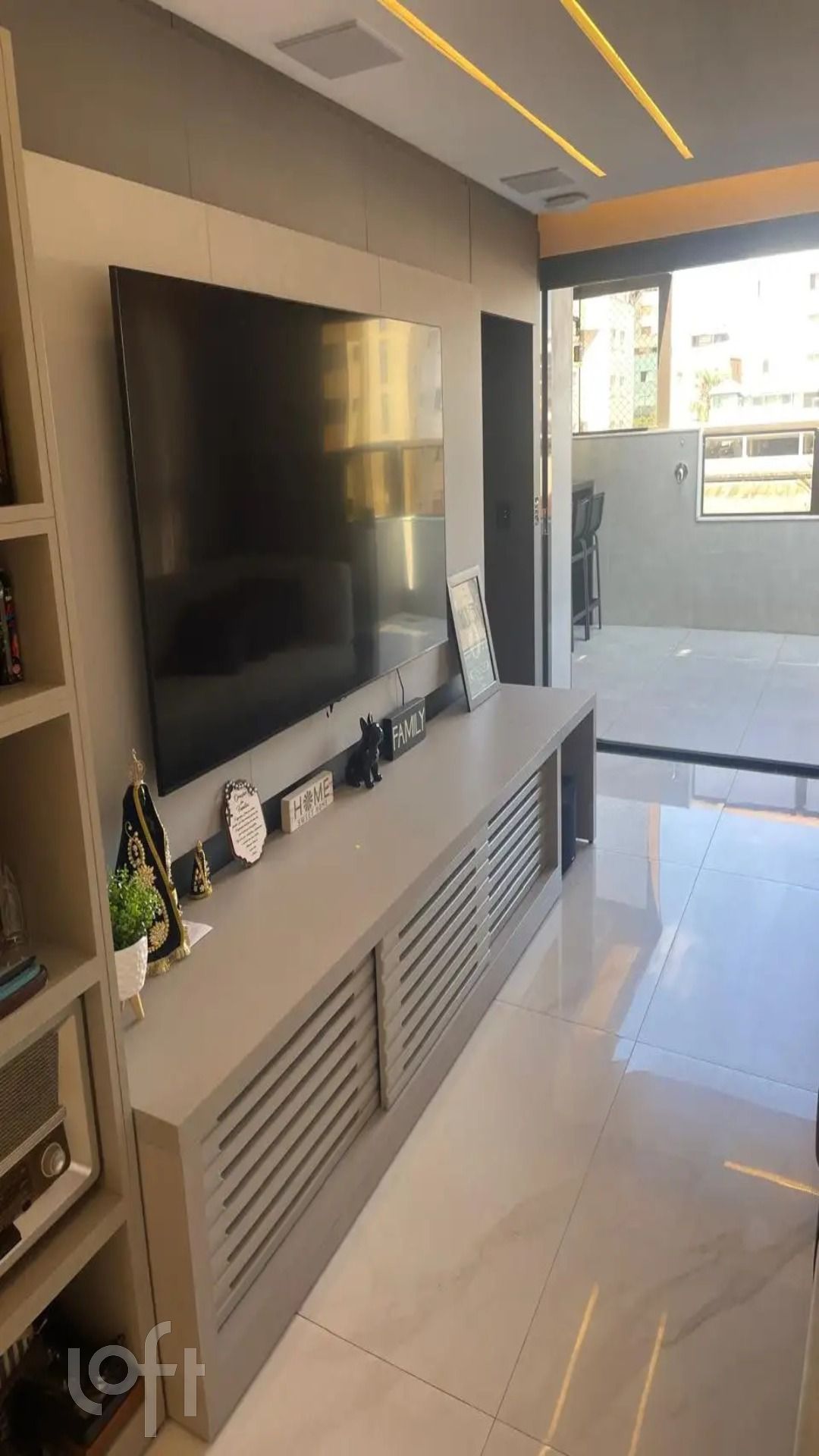 Apartamento à venda com 4 quartos, 202m² - Foto 1