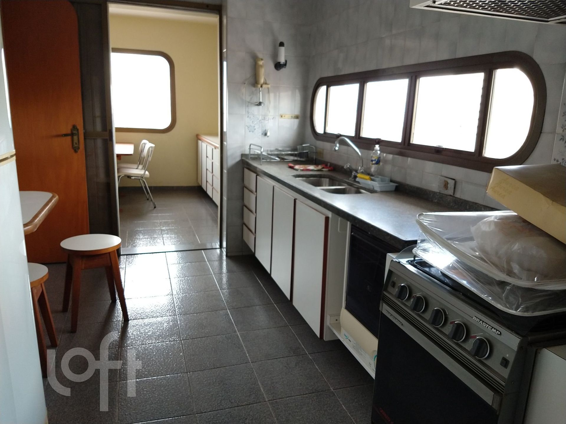 Apartamento à venda com 4 quartos, 211m² - Foto 32