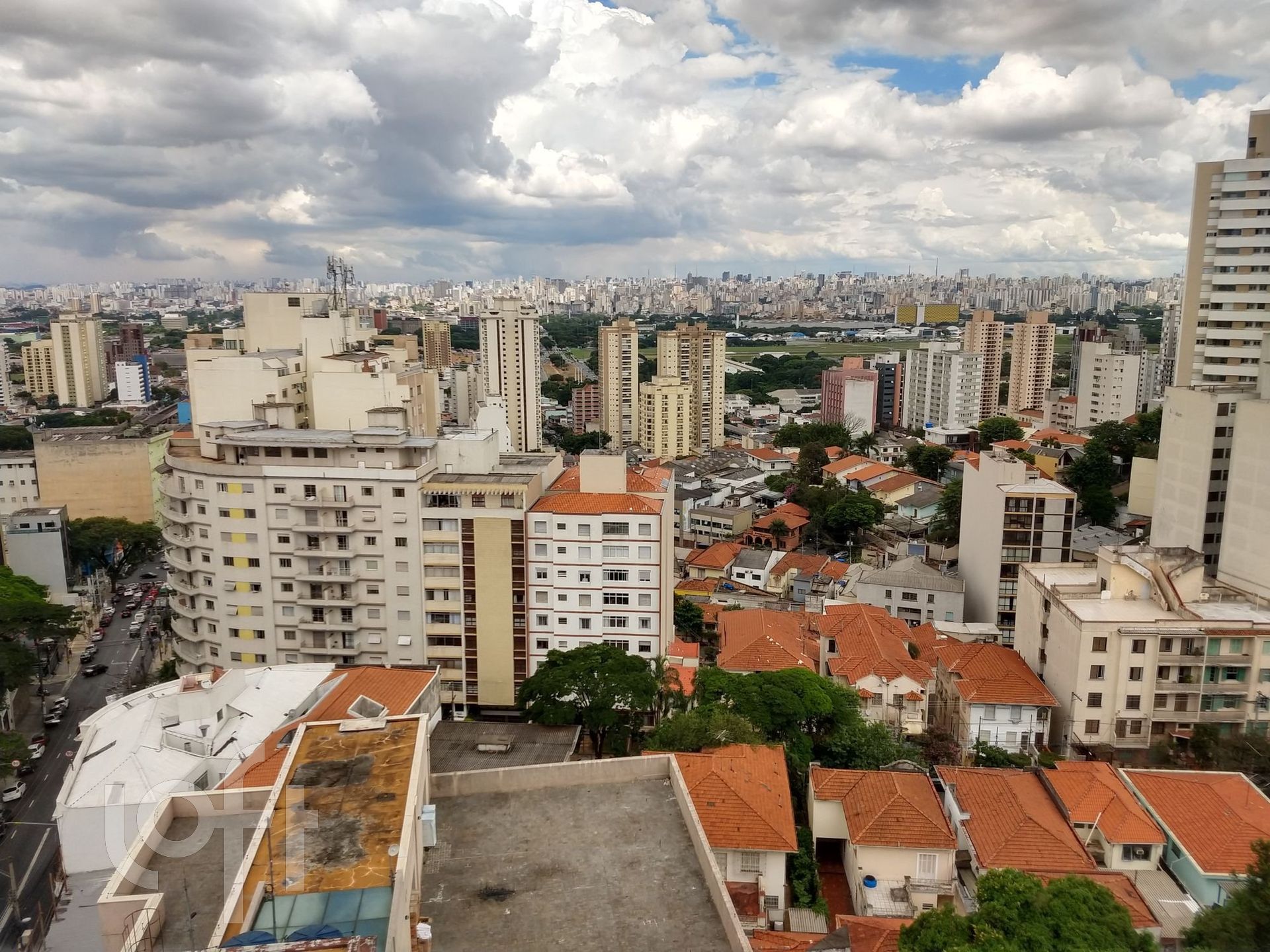 Apartamento à venda com 4 quartos, 211m² - Foto 2