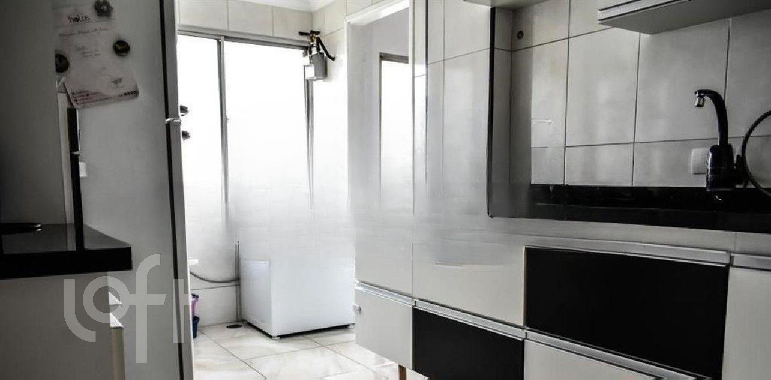 Apartamento à venda com 2 quartos, 70m² - Foto 3