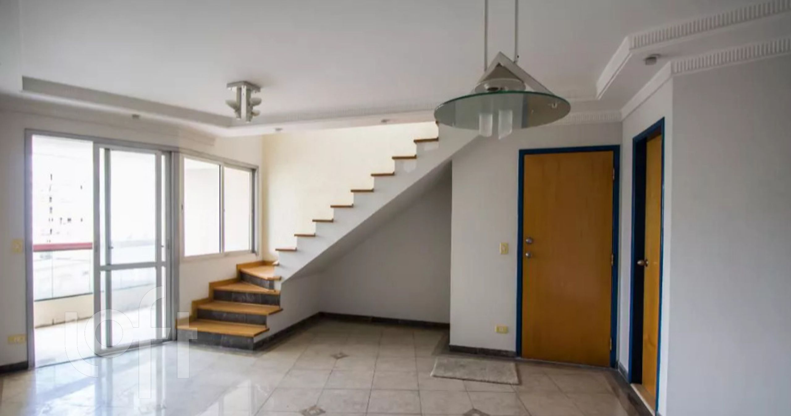 Apartamento à venda com 3 quartos, 200m² - Foto 1