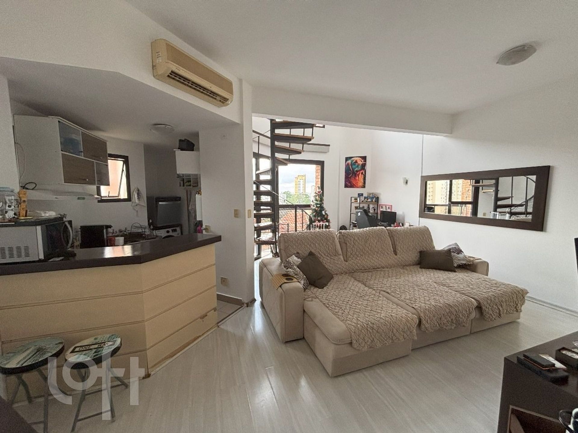 Apartamento à venda com 2 quartos, 75m² - Foto 2