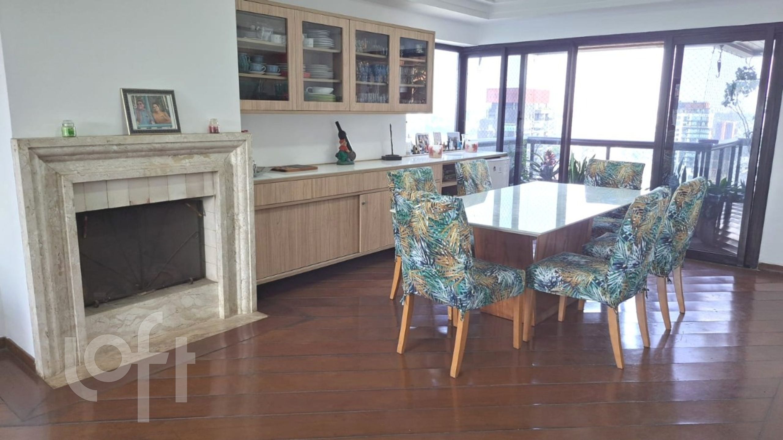 Apartamento à venda com 4 quartos, 191m² - Foto 1