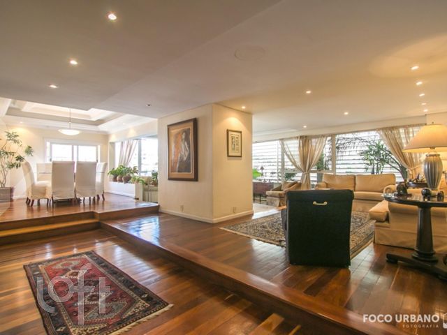 Apartamento com 529m², 4 dormitórios, 4 suítes, 2 vagas, Petrópolis em Porto Alegre