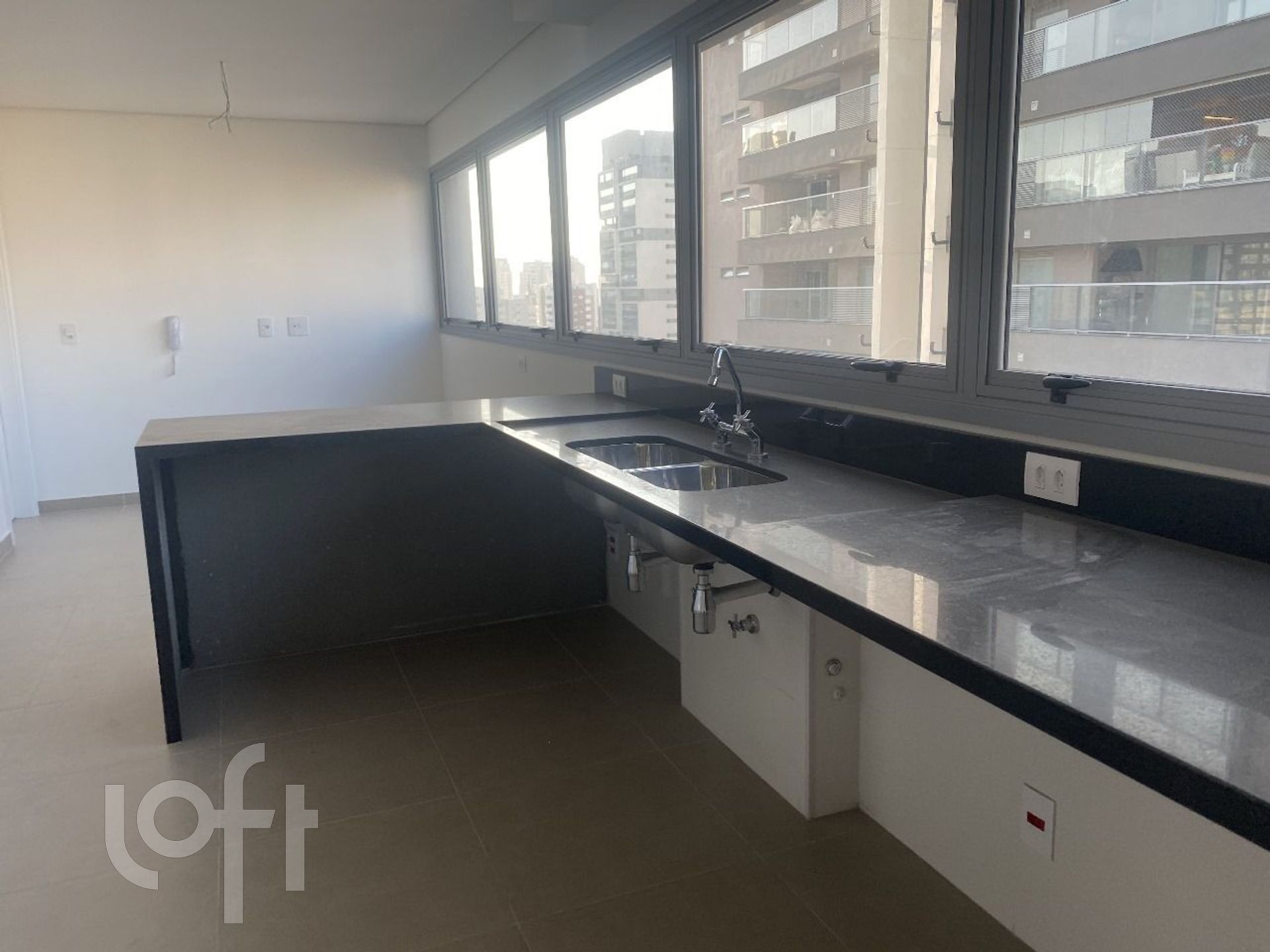 Apartamento à venda com 3 quartos, 184m² - Foto 9