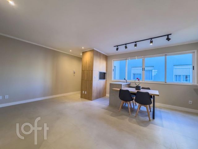 Apartamento com 76m², 2 dormitórios, 1 suíte, 1 vaga, Jardim Botânico em Porto Alegre