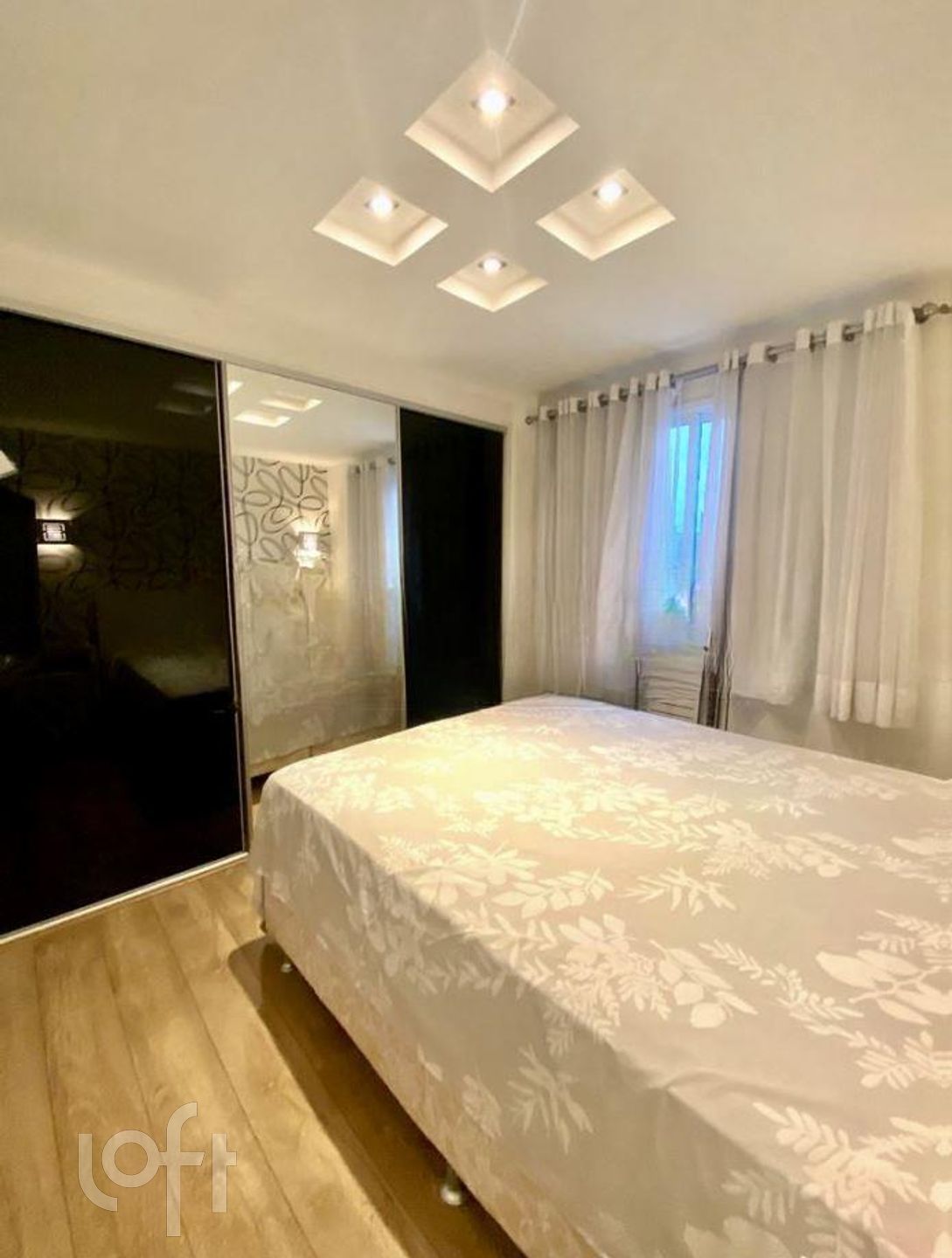 Apartamento à venda com 2 quartos, 70m² - Foto 3