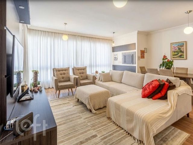 Apartamento com 105m², 3 dormitórios, 1 suíte, 2 vagas, Petrópolis em Porto Alegre