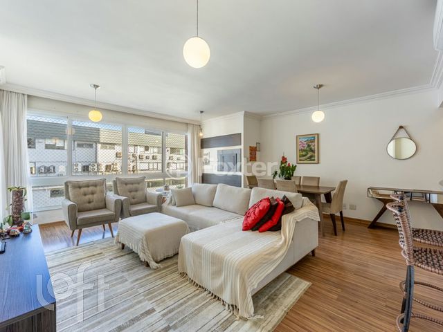 Apartamento com 105m², 3 dormitórios, 1 suíte, 2 vagas, Petrópolis em Porto Alegre