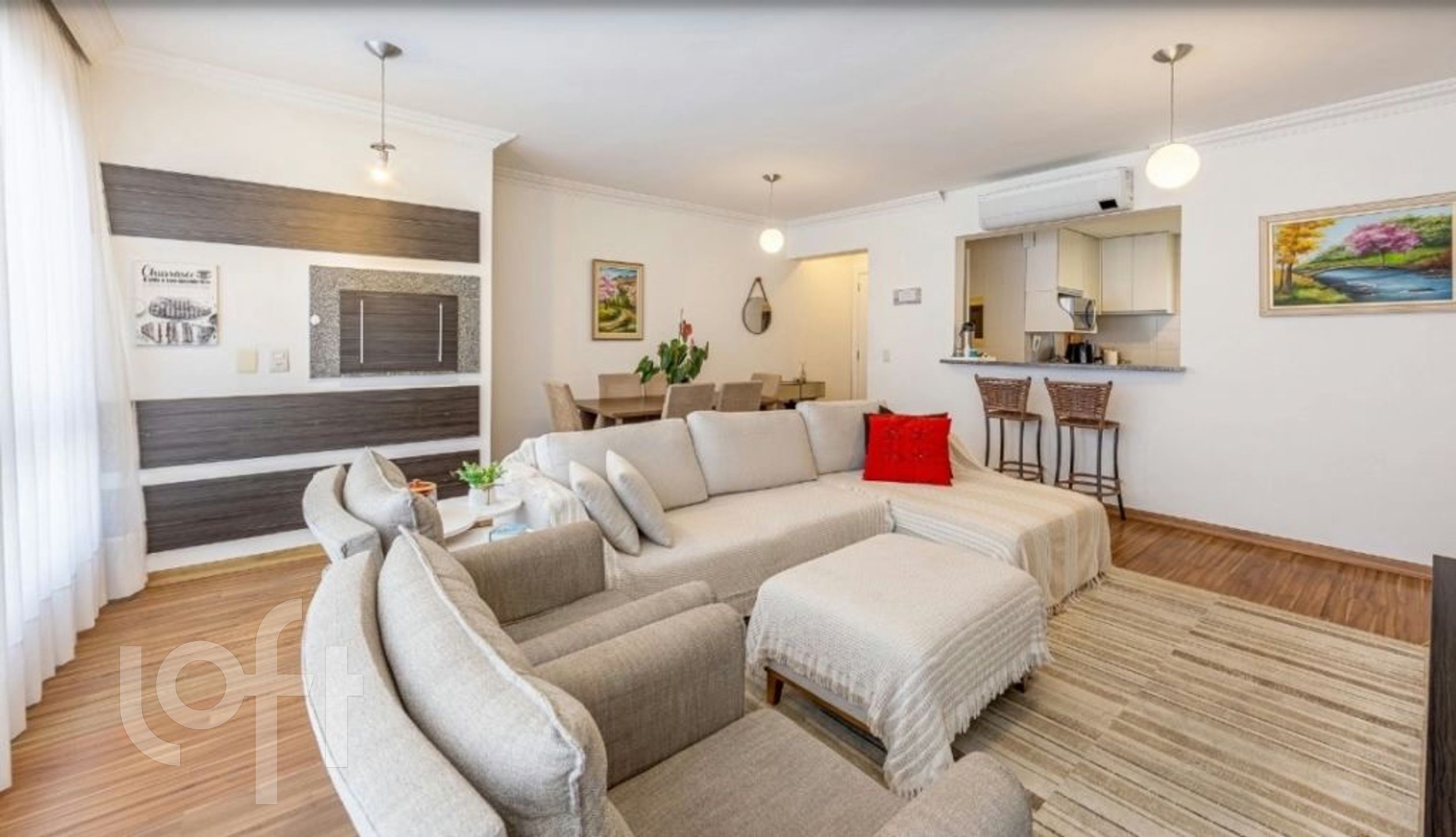 Apartamento com 105m², 3 dormitórios, 1 suíte, 2 vagas, Petrópolis em Porto Alegre