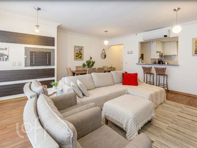 Apartamento com 105m², 3 dormitórios, 1 suíte, 2 vagas, Petrópolis em Porto Alegre