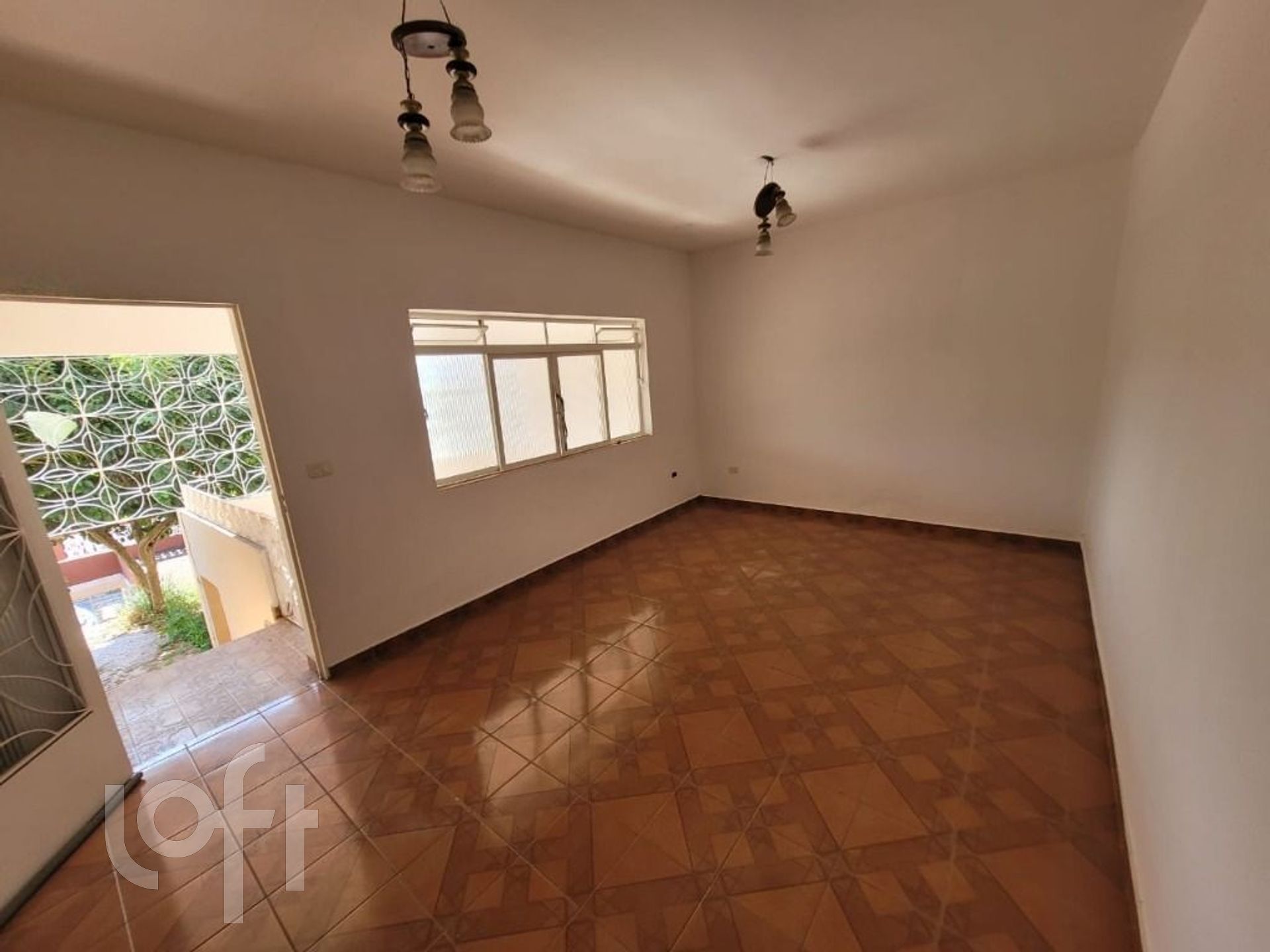 Casa à venda com 3 quartos, 120m² - Foto 1