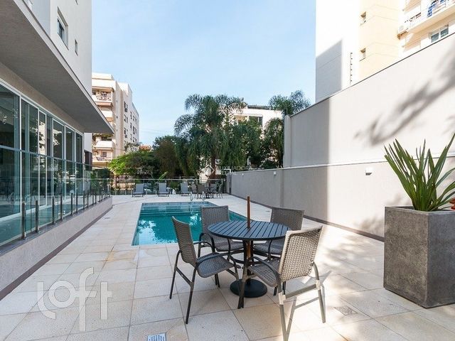 Apartamento com 70m², 2 dormitórios, 2 vagas, Petrópolis em Porto Alegre