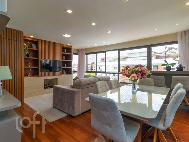 Apartamento com 99m², 3 dormitórios, 1 suíte, 2 vagas, Menino Deus em Porto Alegre