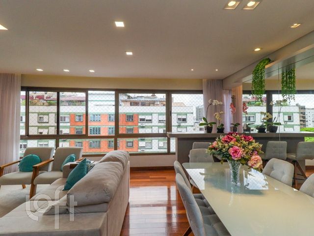 Apartamento com 99m², 3 dormitórios, 1 suíte, 2 vagas, Menino Deus em Porto Alegre