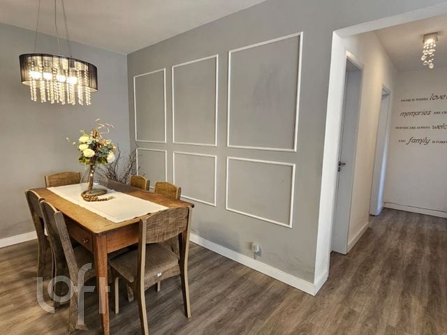 Apartamento com 94m², 3 dormitórios, 1 suíte, 2 vagas, Vila Ipiranga em Porto Alegre