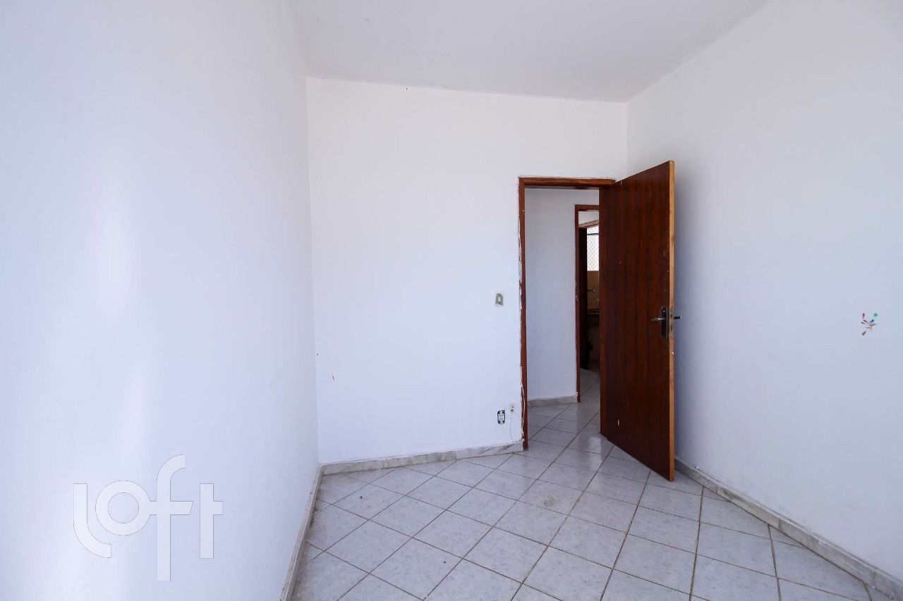 Apartamento à venda com 3 quartos, 50m² - Foto 6