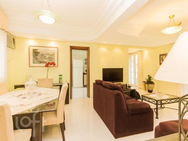 Apartamento com 130m², 3 dormitórios, 1 suíte, 1 vaga, Rio Branco em Porto Alegre