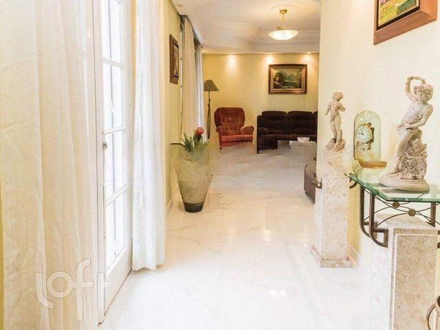 Apartamento com 130m², 3 dormitórios, 1 suíte, 1 vaga, Rio Branco em Porto Alegre